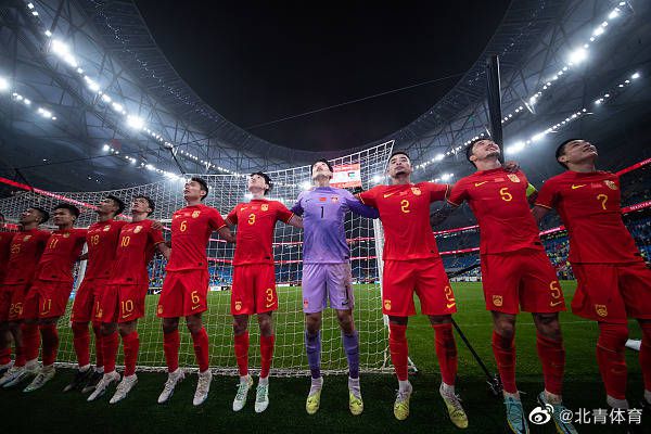 关于影片中近一小时打戏嘶吼不断的配音，现场有粉丝提问配音演员们究竟是怎么做到的？导演首度揭秘幕后配音实况：;台词和吼叫声是分开配音的，年龄超过60岁的配音老师们配到几近‘晕倒’才有了现在的效果